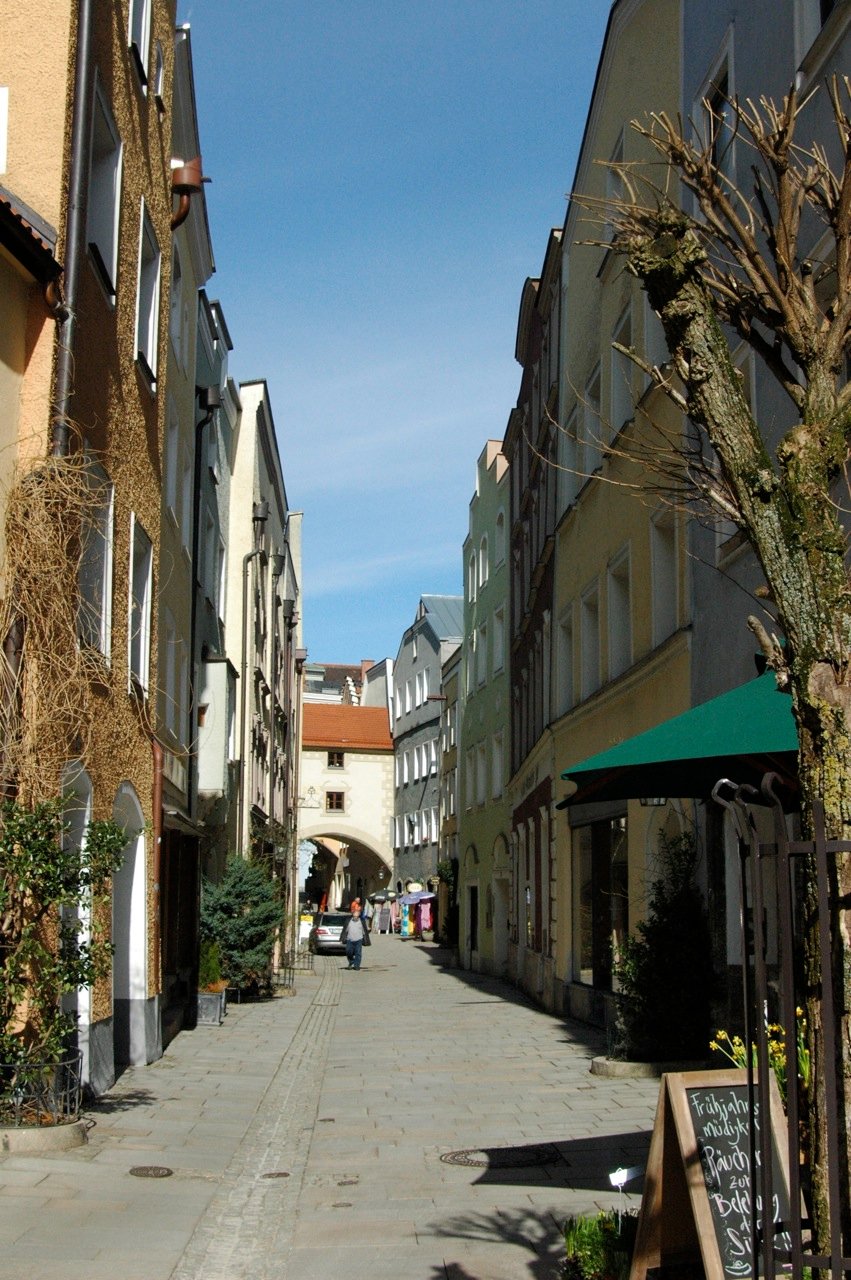 Burghausen, Bayern: In den Grüben, Blick in Richtung Norden (Stadtplatz) | Burghausen in Germany