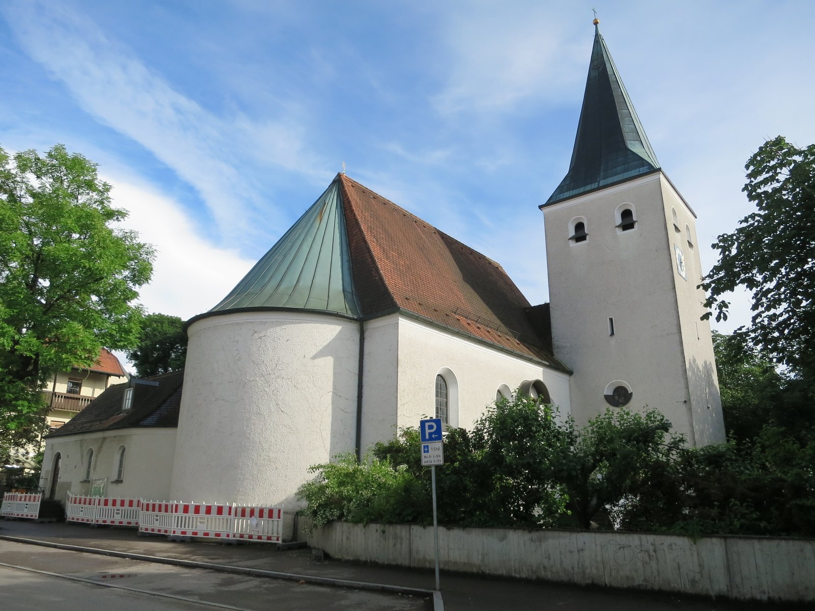 Das ist die evangelische Kreuzkirche, die gerade renoviert wird und behindertengerecht zugänglich gemacht wird. | Pfaffenhofen an der Ilm in Germany