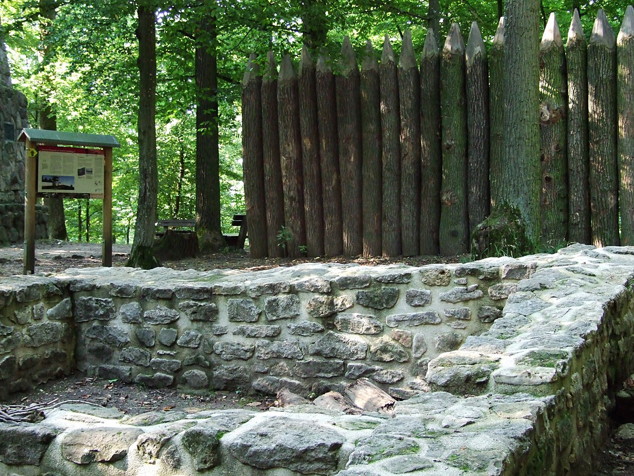 Limeswachposten am Vorderen Schloßbuck - Burgstallwald Gunzenhausen | Gunzenhausen in Germany