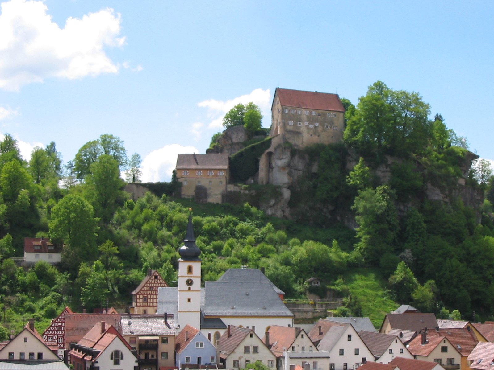 Blick auf die Burg Pottenstein. | Pottenstein in Germany