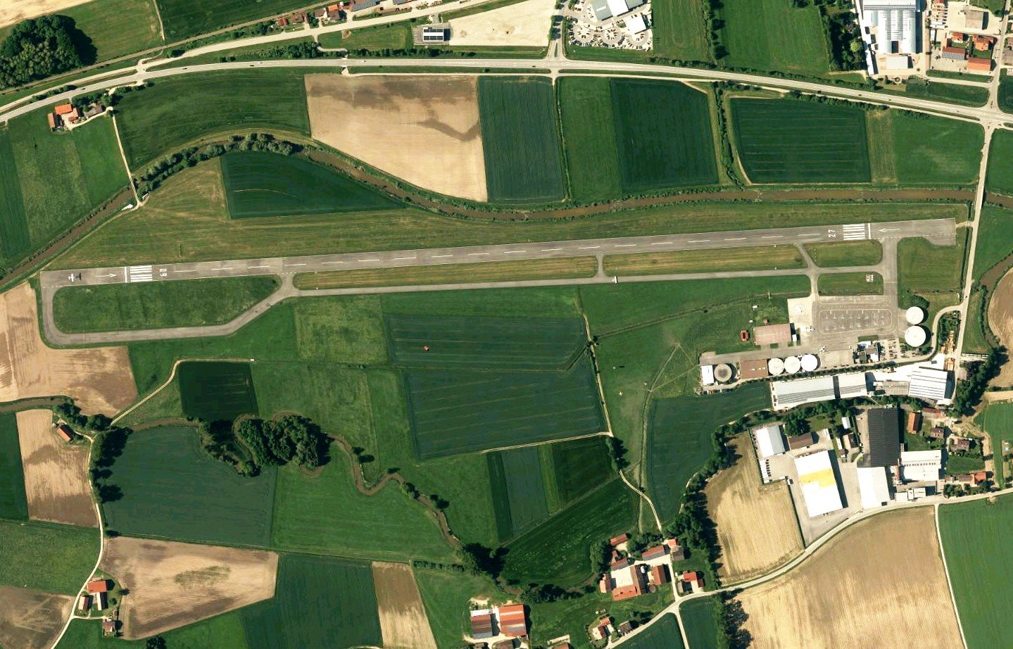 Luftaufnahme der Bayerischen Vermessungsverwaltung: Flugplatz Eggenfelden im Landkreis Rottal-Inn, Bayern. | Eggenfelden in Germany