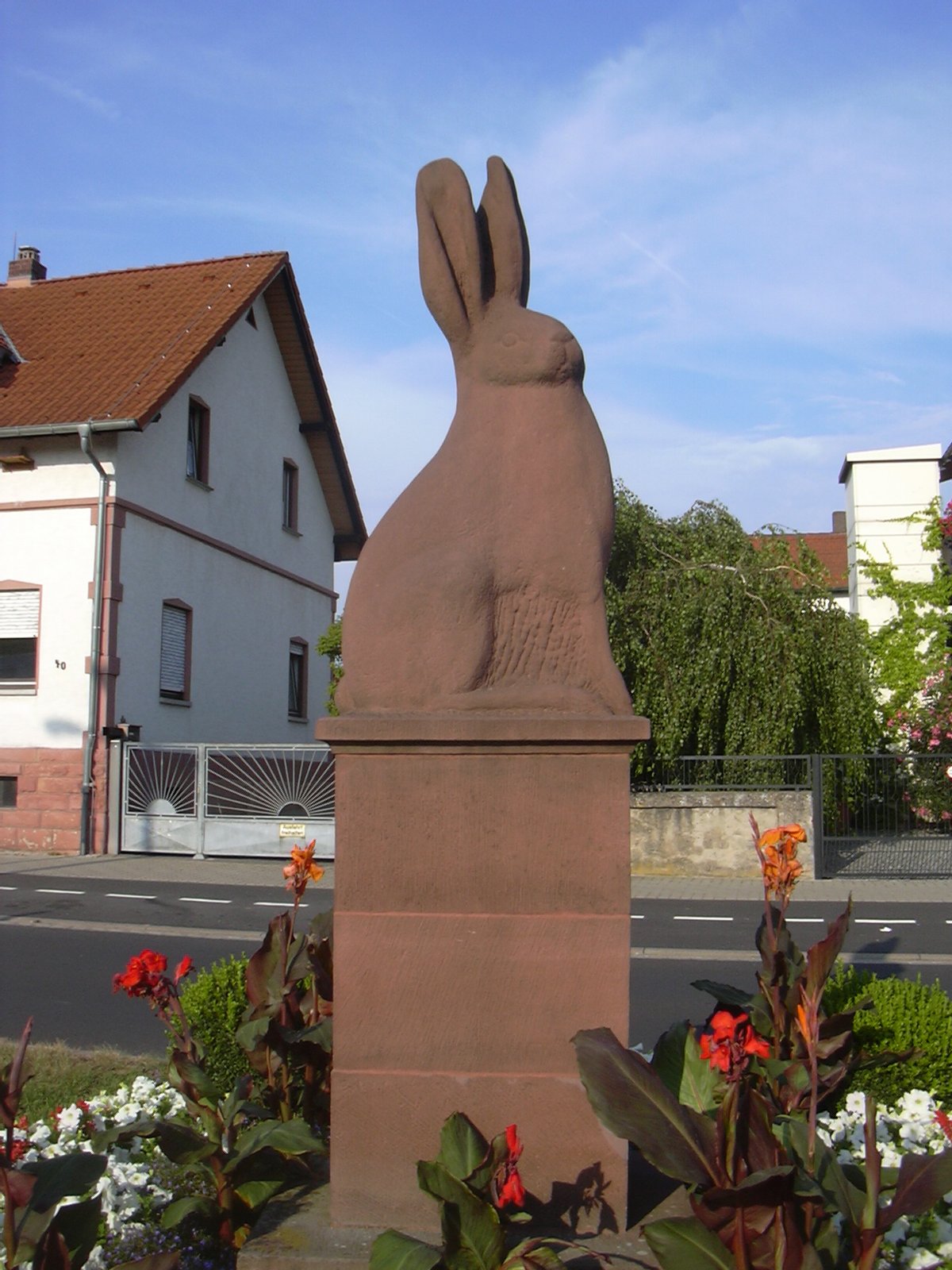 "Kahler Sandhas" ("sandy rabbit"); local monument in memory of former sand mines at Kahl, near Aschaffenburg, Bavaria/Germany | Kahl am Main in Germany