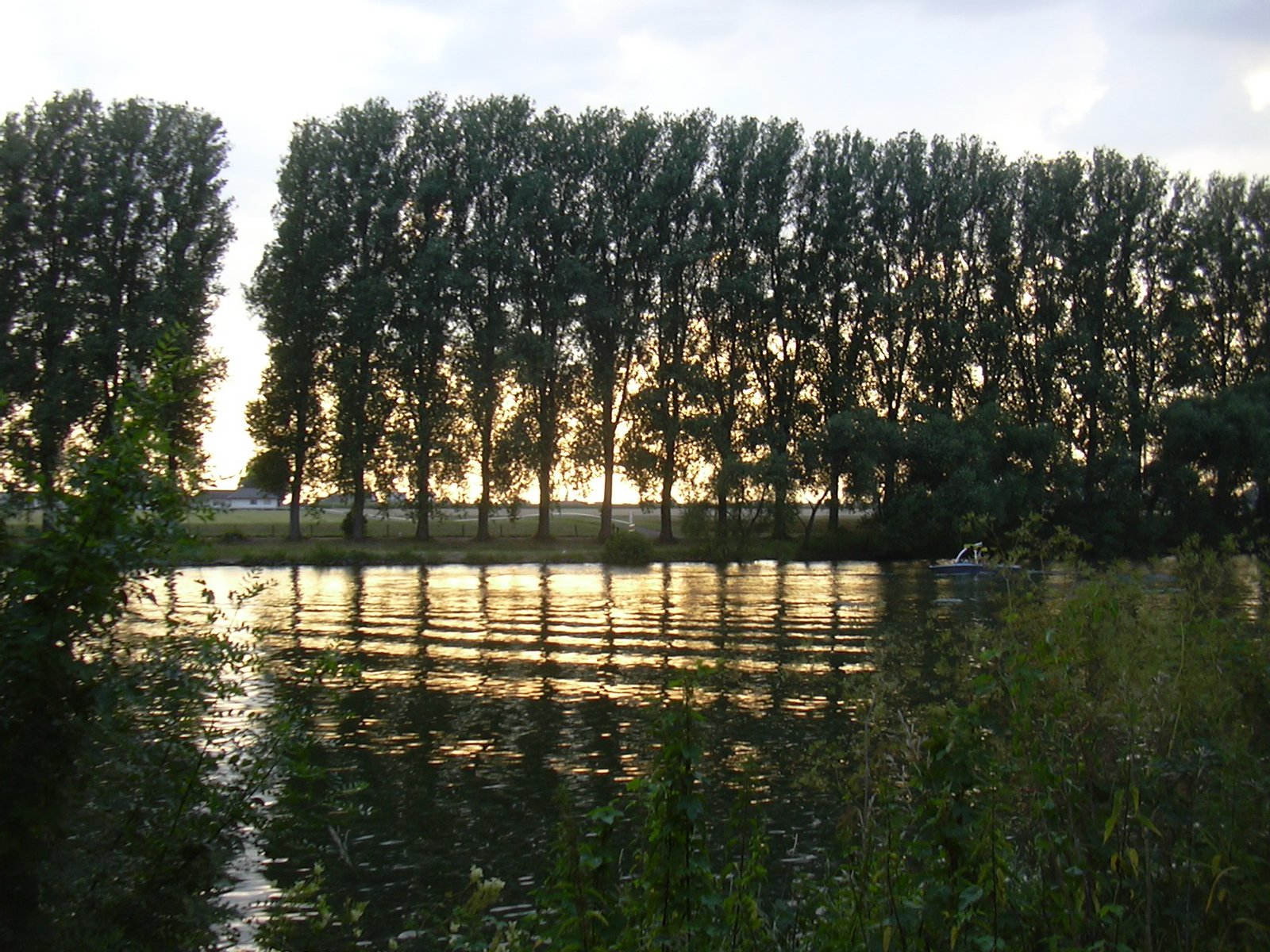 The Main at Kahl, near Aschaffenburg, Bavaria/Germany | Kahl am Main in Germany