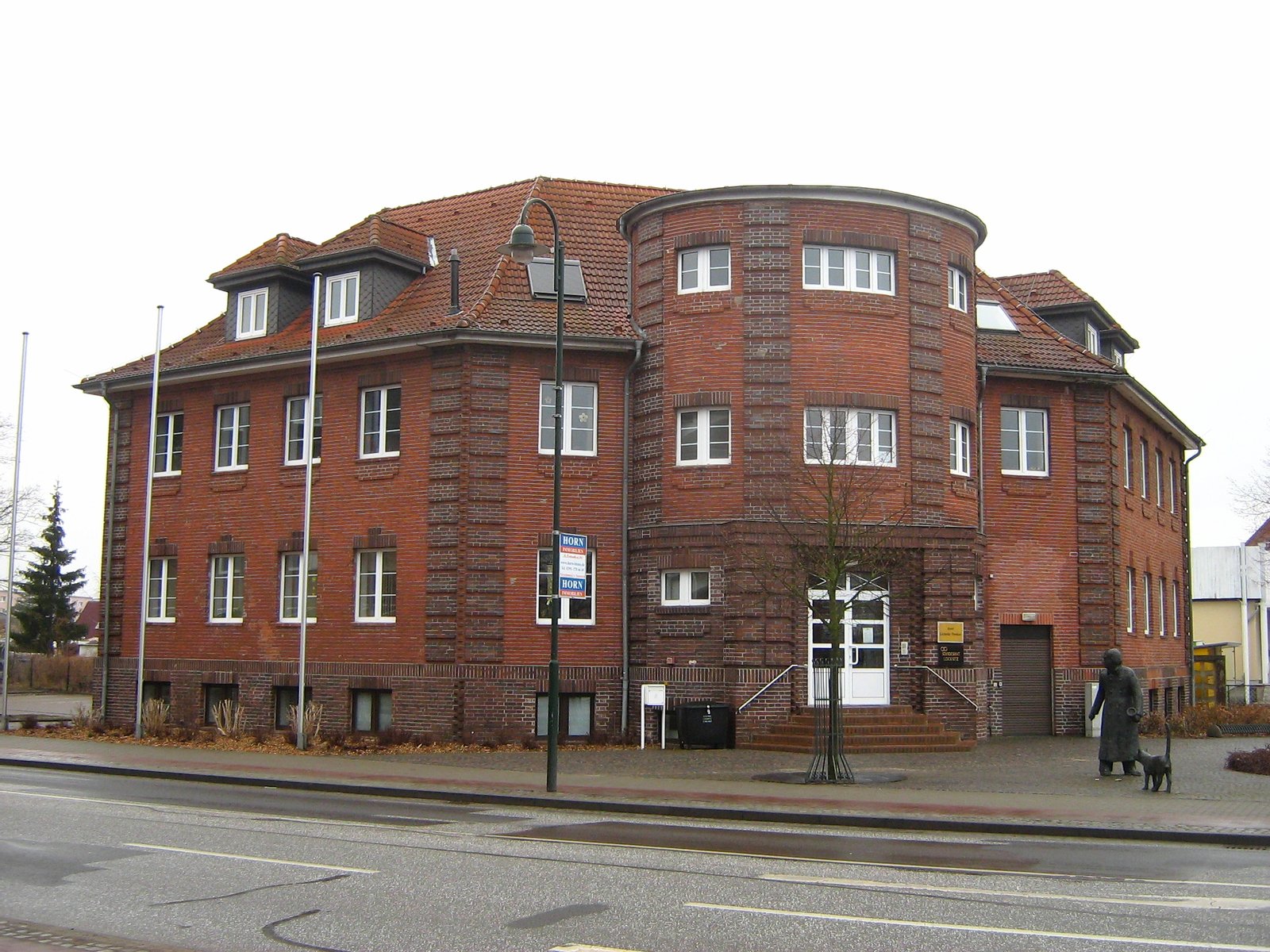 Gebäude der Gemeindeverwaltung in Löcknitz (Vorpommern). | Löcknitz in Germany