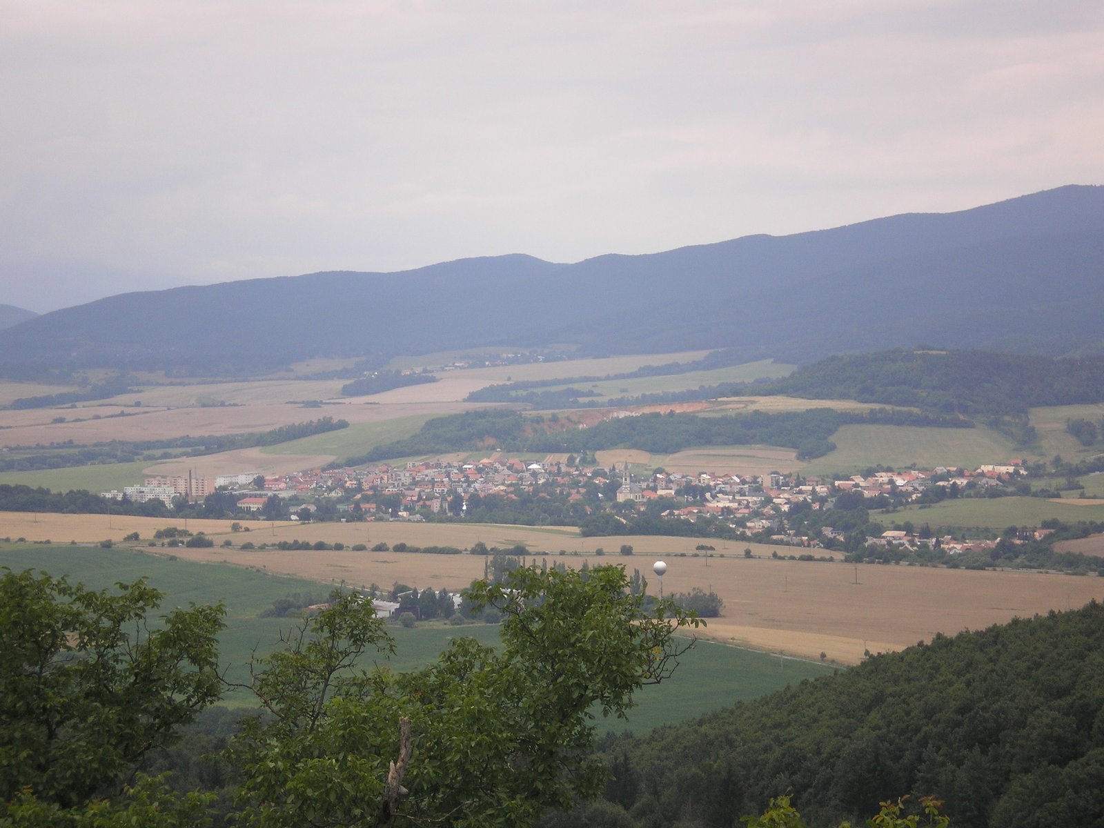 Pliešovce pohľad na obec | Pliešovce in Slovakia