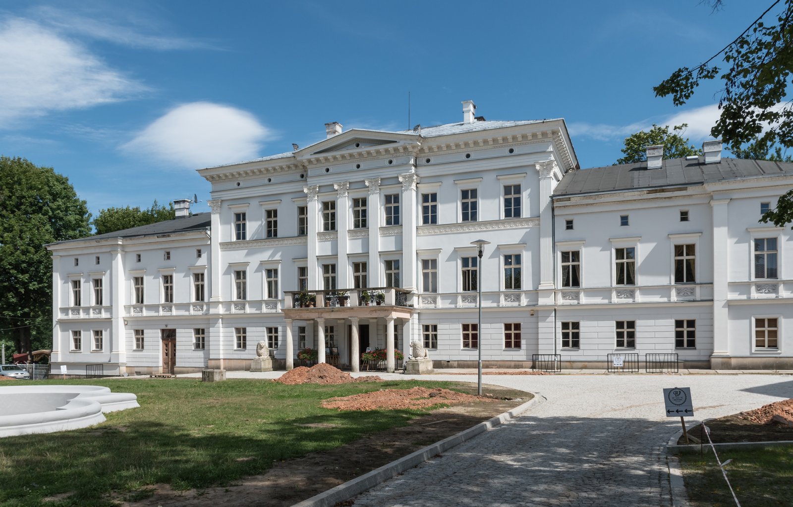 Palace in Jedlinka | Jedlina-Zdrój in Poland