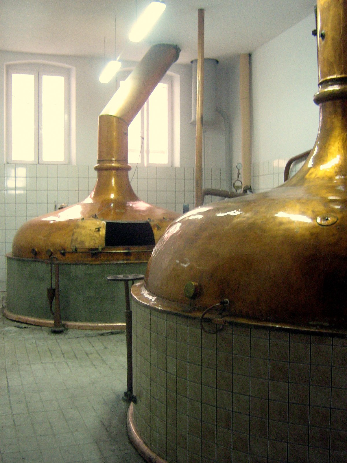 Warzelnia w 2010 r. Kadź warzelna i zacierna | Lwówek Śląski in Poland