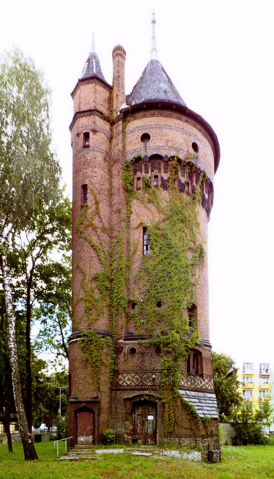 Wronki,  wodociągowa (miejska) wieża ciśnień, 1893 r.

 This is a photo of an object of cultural heritage  inscribed in the registry  of the Greater Poland Voivodeship with number 112/Wlkp/A.
 | Wronki in Poland