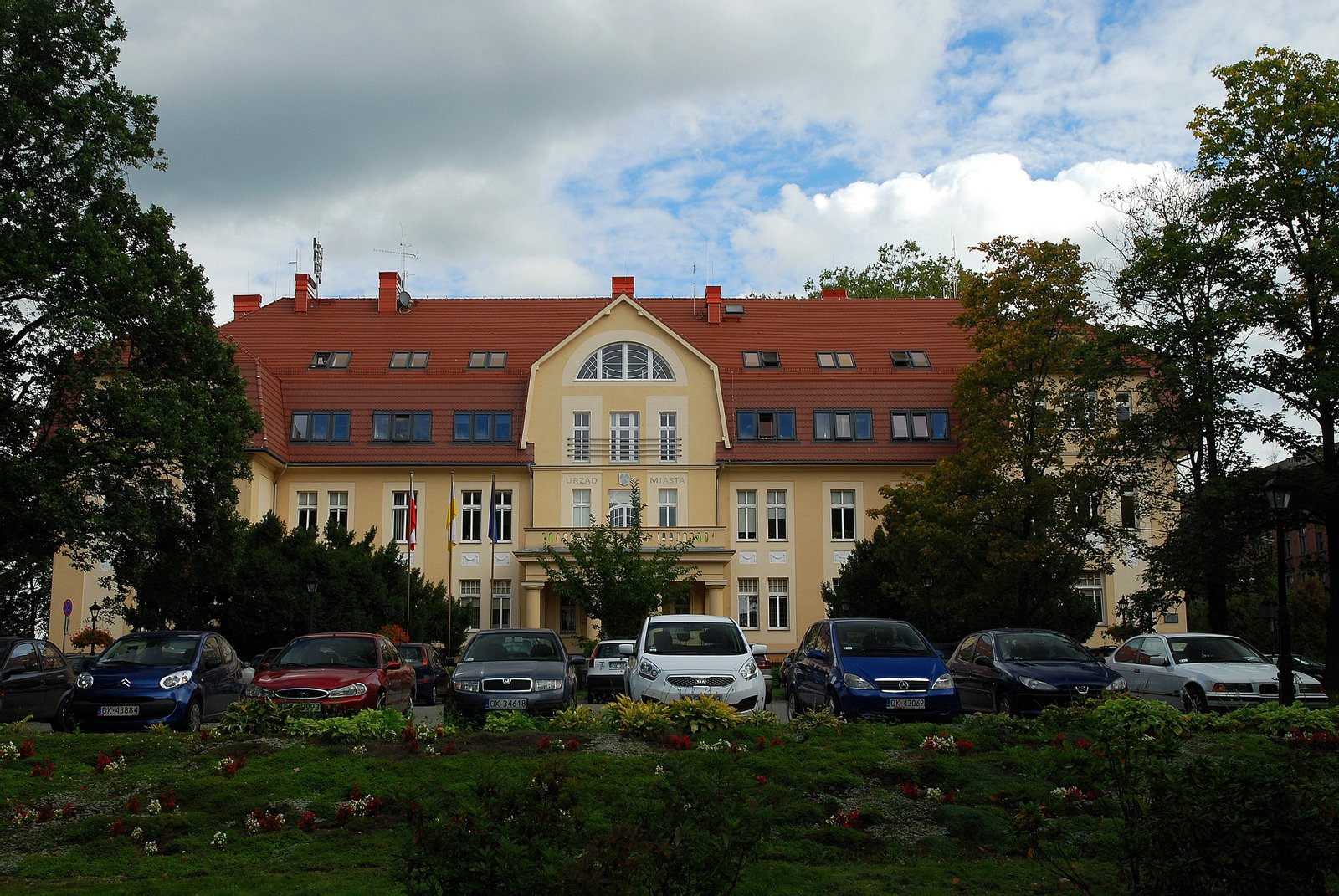 Kędzierzyn-Koźle budynek administracyjny, ob. Urząd Miasta widok od strony ul. Żeromskiego   OP | Kędzierzyn-Koźle in Poland