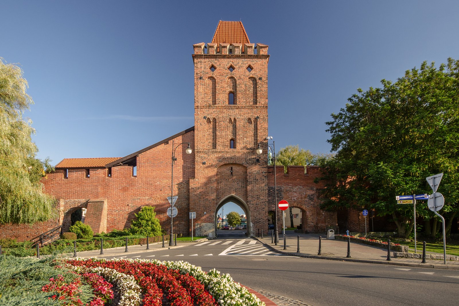 This is a photo of a monument in Poland identified by the ID | Oleśnica in Poland