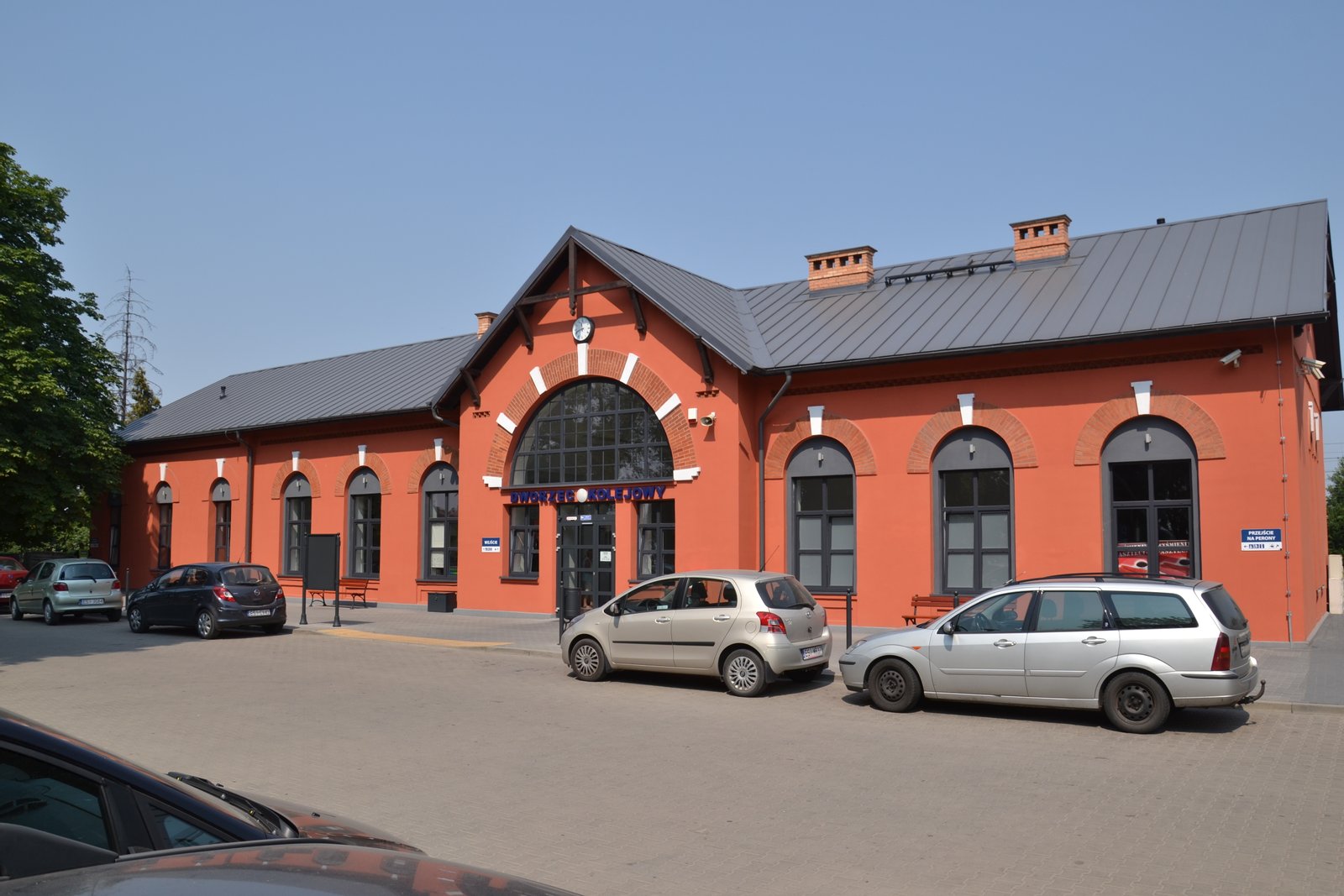 To zdjęcie zostało wykonane podczas polskiej Wikiekspedycji kolejowej 2015 zorganizowanej przezStowarzyszenie Wikimedia Polska we współpracy z Fundacją Grupy PKP.Wszystkie zdjęcia z wyprawy możesz zobaczyć w kategorii Wikiekspedycja kolejowa 2015. | Sieradz in Poland