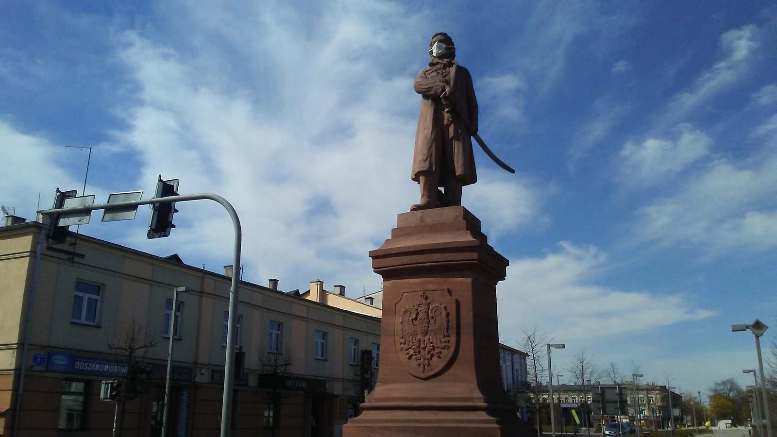 Pomnik Tadeusza Kościuszki na głównym placu Tomaszowa Mazowieckiego podczas pandemii SARS-CoV-2 | Tomaszów Mazowiecki in Poland