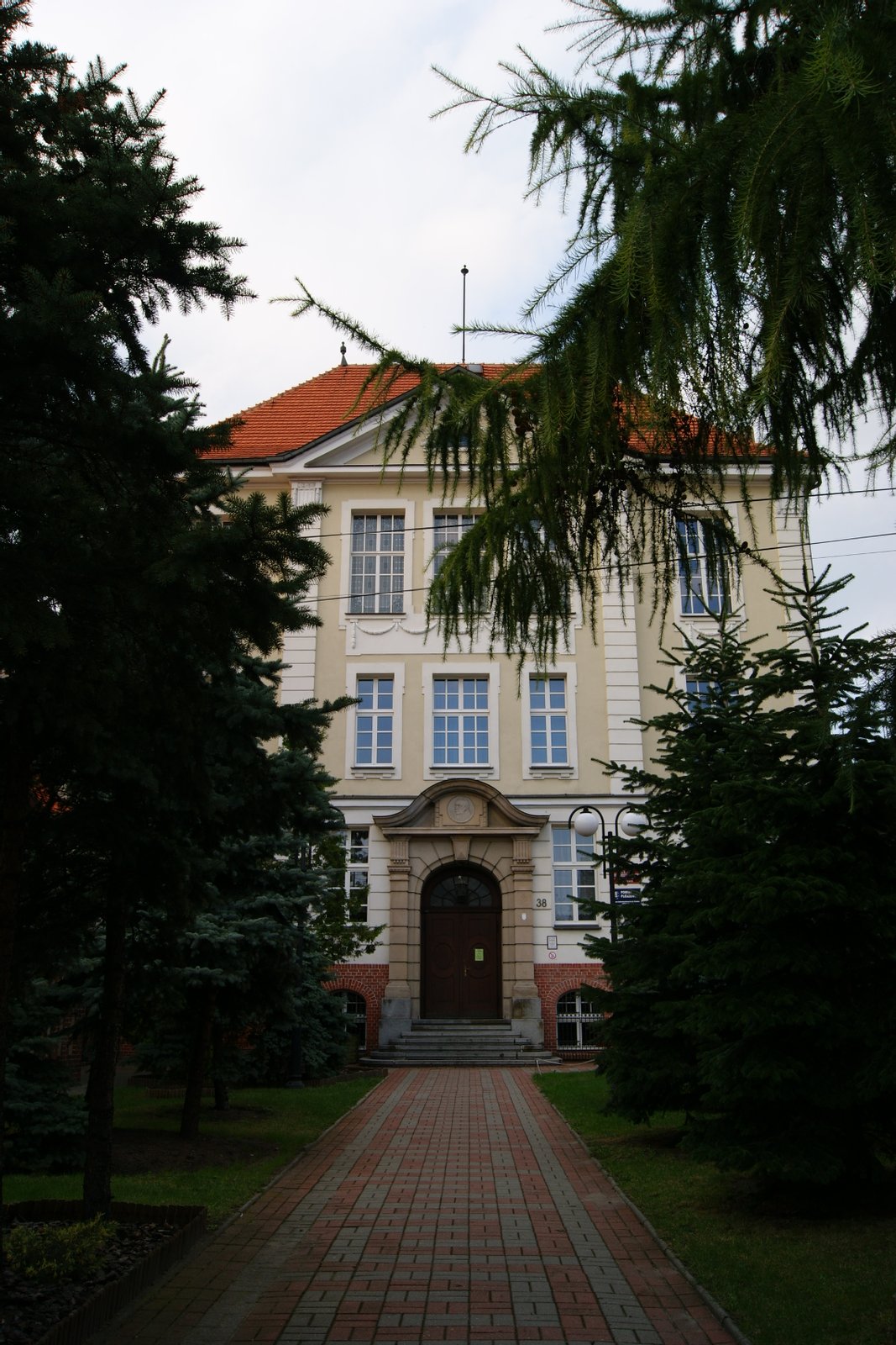 Pleszew, budynek Liceum Ogólnokształcącego z 1910 r., ul. Poznańska 38 | Pleszew in Poland