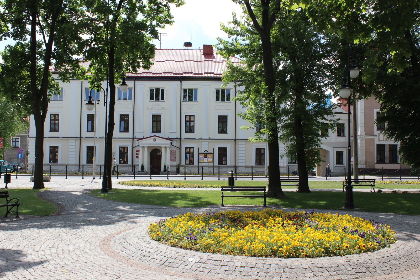 Budynek Urzędu Gminy i Miasta Nisko | Nisko in Poland