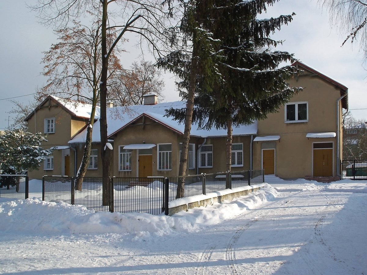 Zabytkowa drewniana plebania parafii św. Michała Archanioła | Nowy Dwór Mazowiecki in Poland