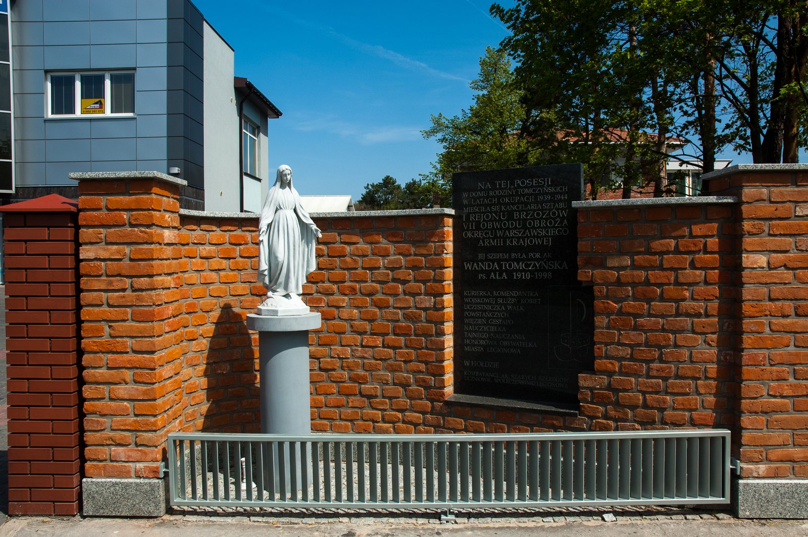 Legionowo - Miejsce pamięci przy ulicy Jagiellońskiej 30 | Legionowo in Poland