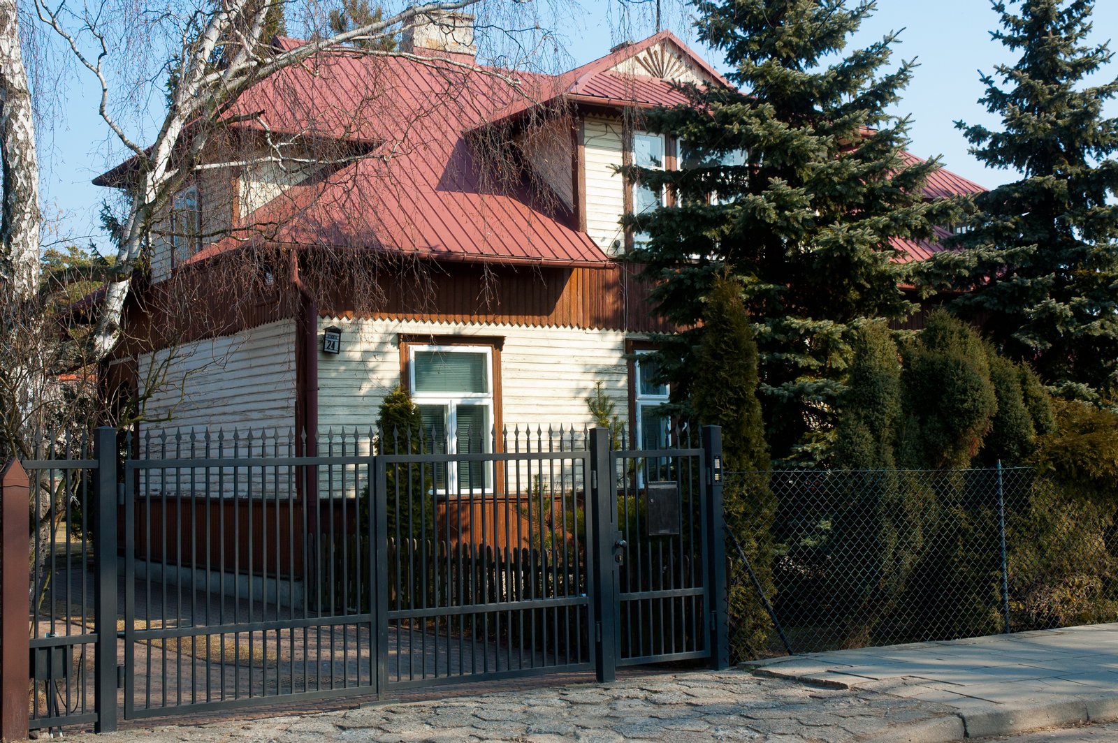 Dom - Legionowo ul. Reymonta 24 (zabytek) 

 Ta fotografia przedstawia zabytek wpisany do rejestru zabytków (rejestr Warszawy) województwa mazowieckiego pod numerem 1388-A z 7.07.1989.
 | Legionowo in Poland