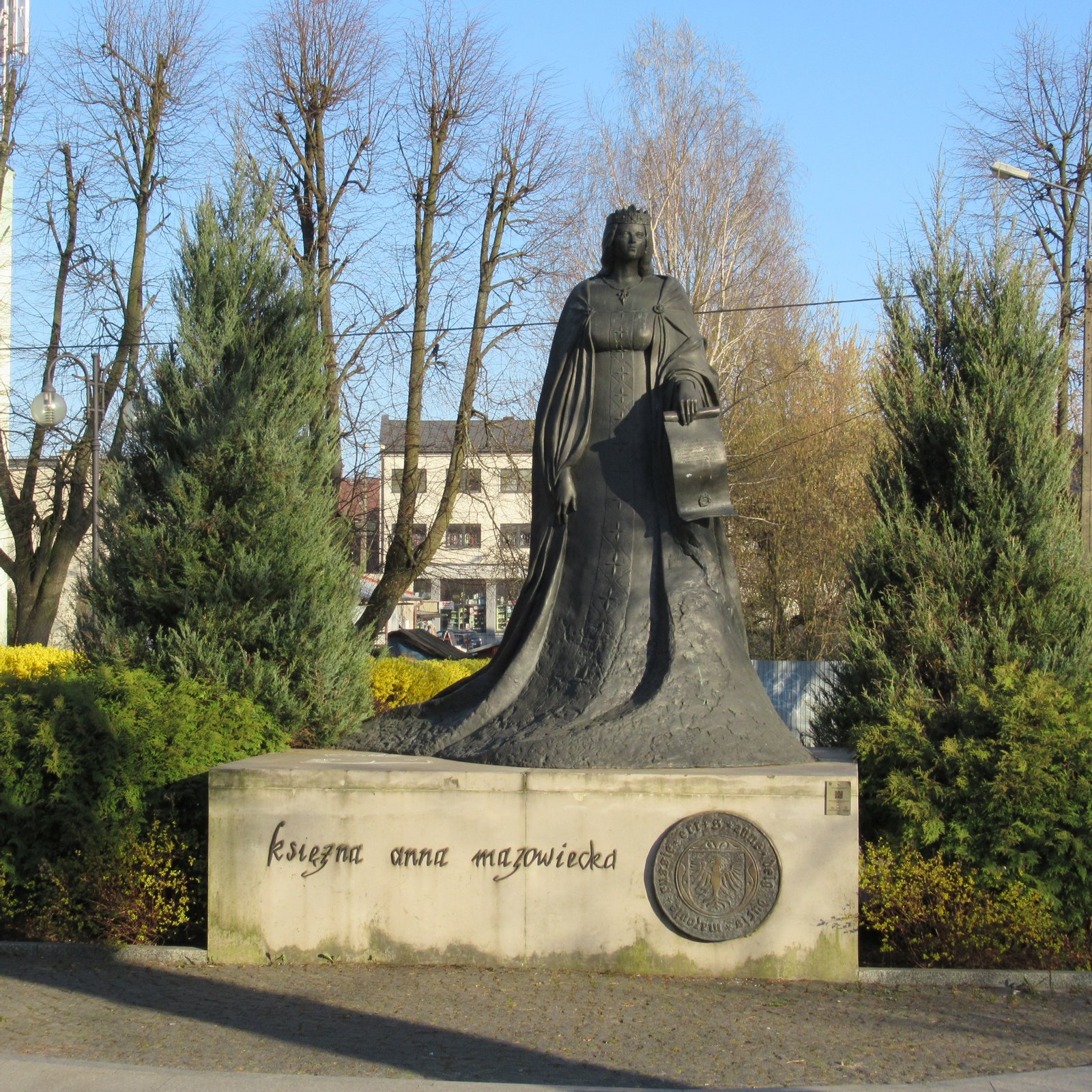 Ostrów Mazowiecka (woj. mazowieckie, Polska). Pomnik Anny Radziwiłłówny (1476‒1522), regentki Mazowsza, autorstwa Mirosławy Skoczek. | Ostrów Mazowiecka in Poland