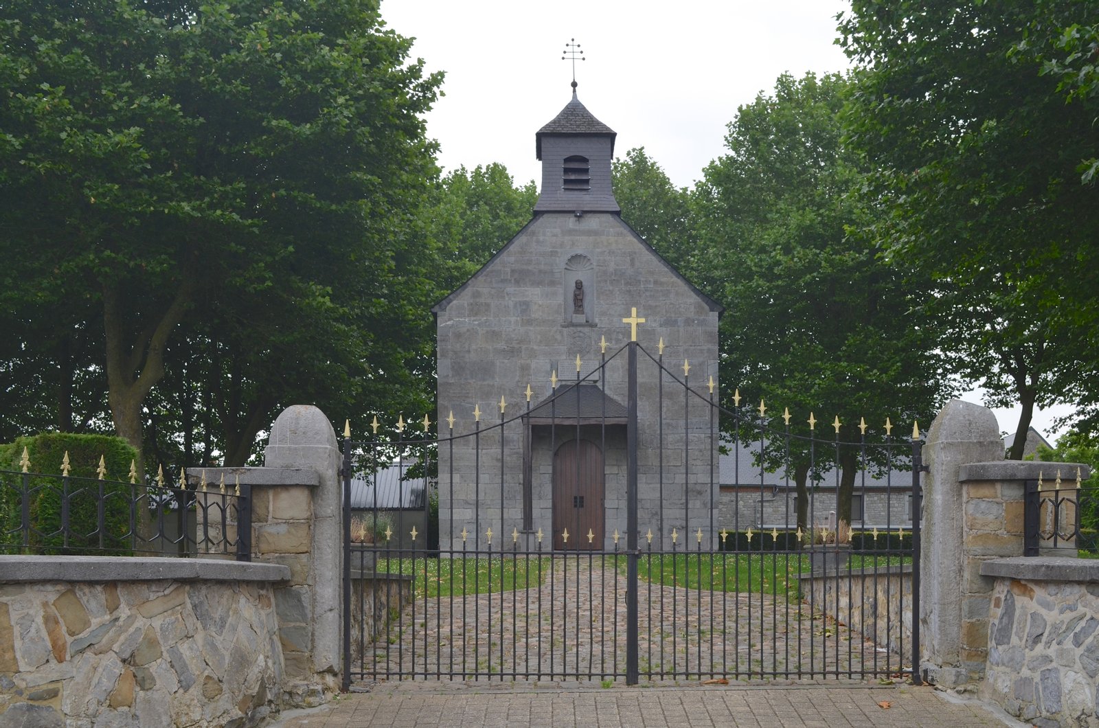 Florennes - chapelle Saint-Pierre | Florennes in Belgium