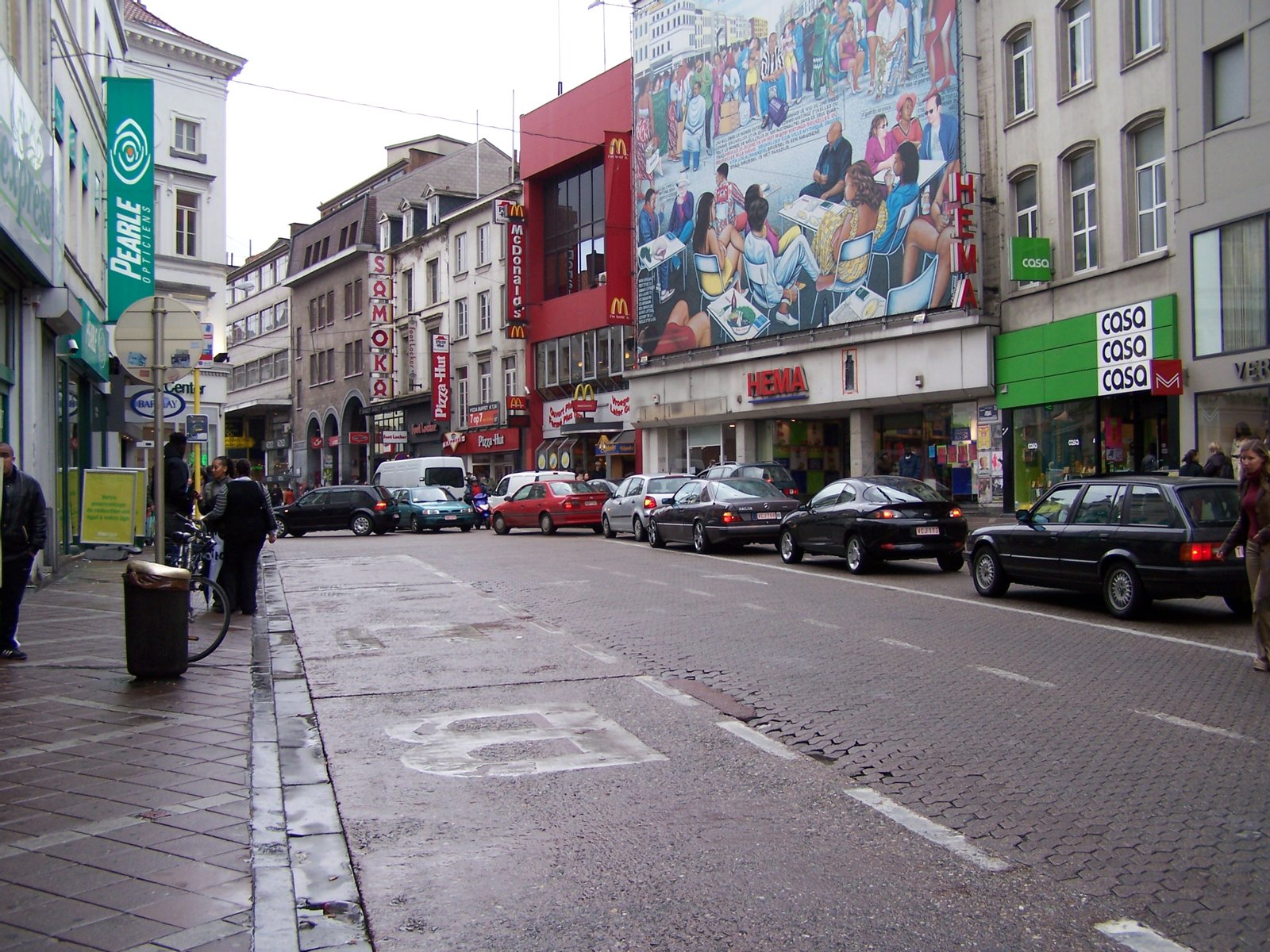 Shopping district near the Naamse Poort in Ixelles | Ixelles - Elsene in Belgium