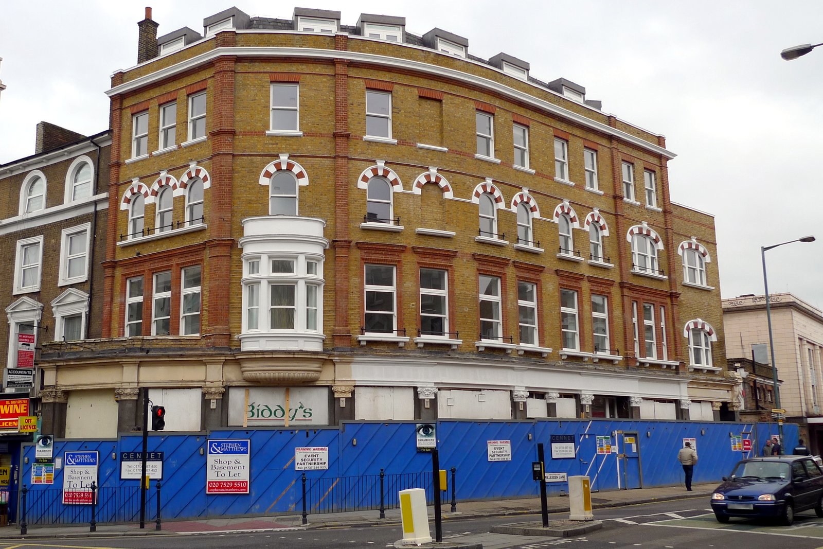 Most recently Irish, before that Australian for a while. Now it's a Ladbrokes.

Address: 205 Kilburn High Road.
Former Name(s): Biddy Mulligan's; Southern K; The Victoria Tavern.
Links:
Fancyapint
Beer in the Evening

Dead Pubs (history) | Kilburn in United Kingdom