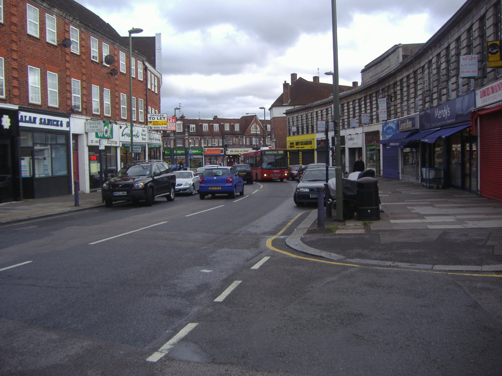 Edgware is equally divided between three boroughs, Brent, Barnet and Harrow. Does anyone know anywhere else that can claim that? | Edgware in United Kingdom