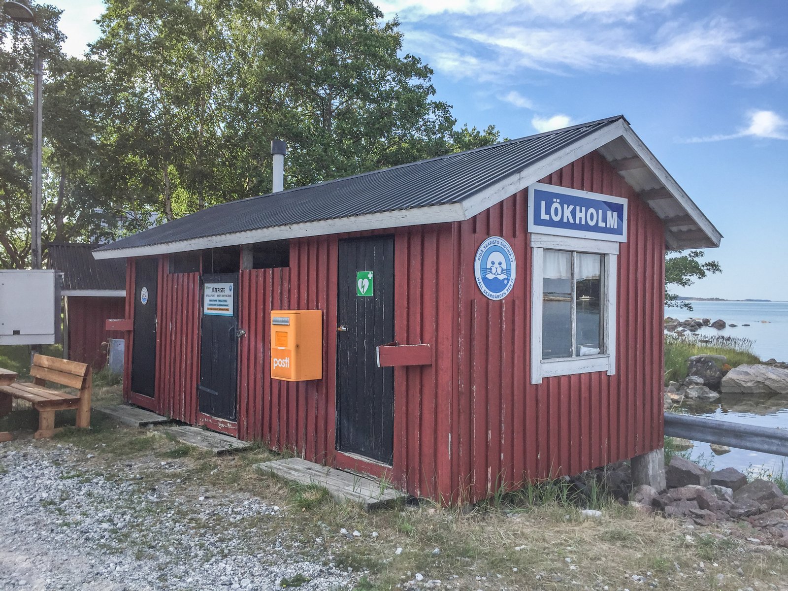 Service point at Lökholm ferry pier | Lökholm in Finland