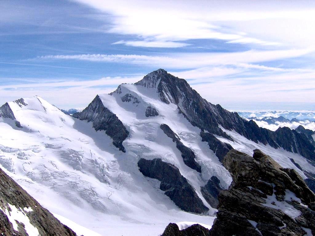 Finsteraarhorn seen from north, Bernese Alps | parc national des Écrins in France