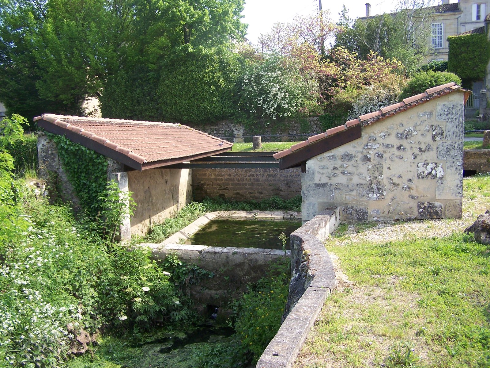 Lavoir à Portets, Gironde, France | Portets in France