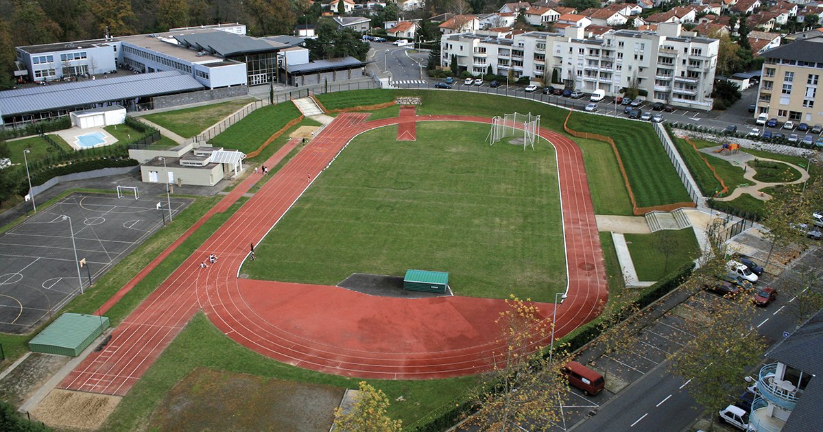 Une photo aérienne du stade d'Este de Billère | Billère in France