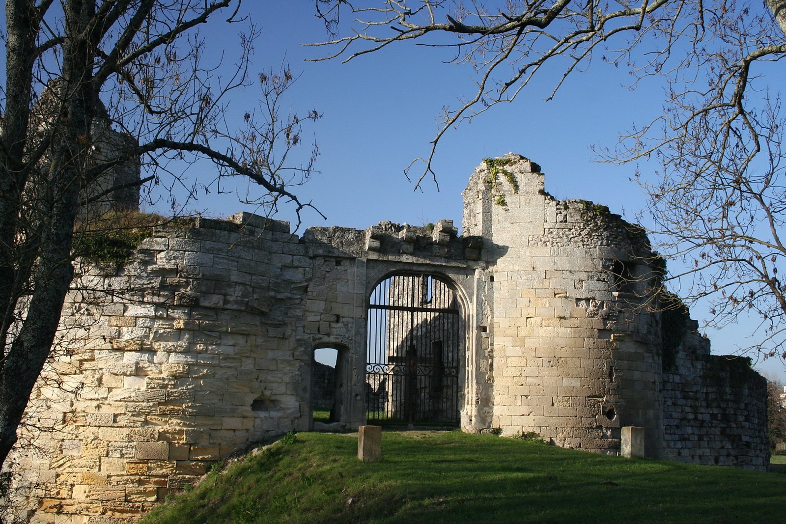 Château de Blanquefort ou Château du Prince noir - Entrée | Blanquefort in France