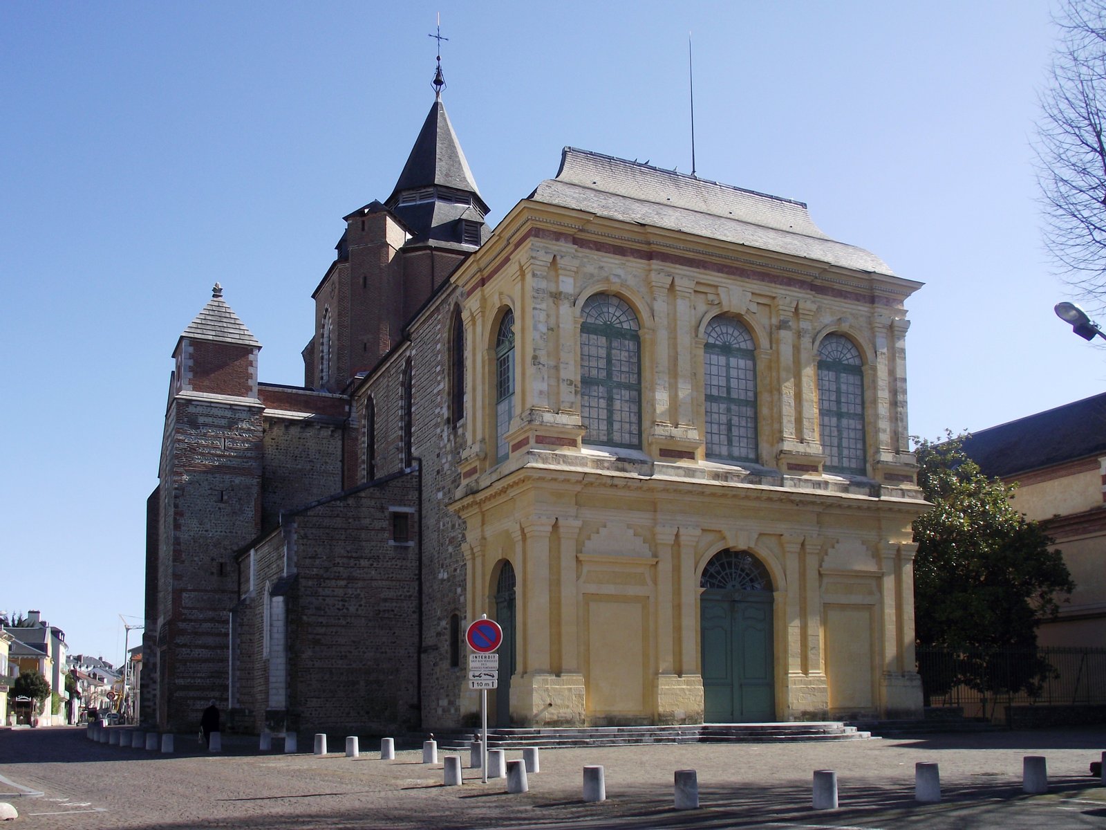 Cathédrale Notre-Dame-de-la-Sède de Tarbes (Hautes-Pyrénées, France). | Tarbes in France
