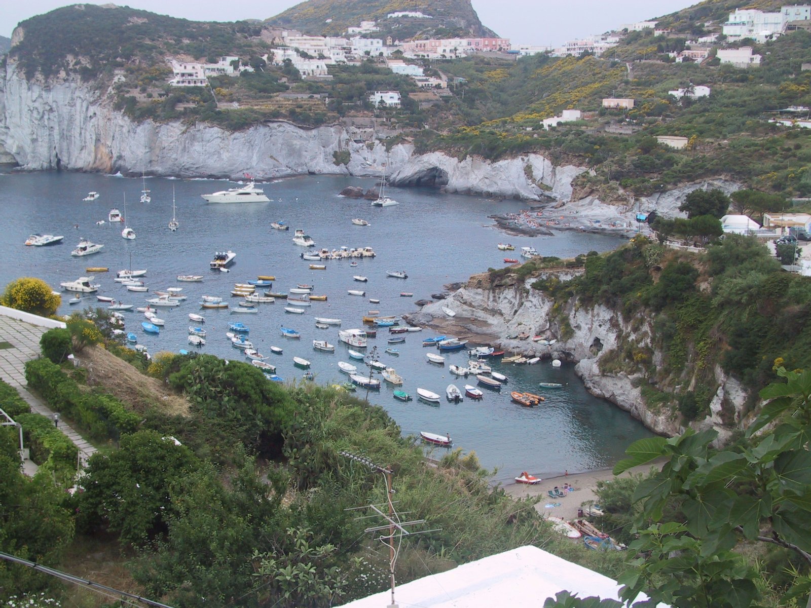 Cala Feola in Ponza. | Ponza in Italy