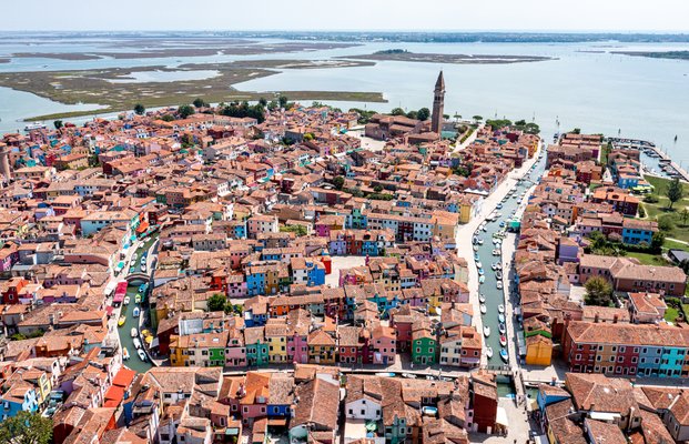 Blick über die Insel Burano in der Provinz Vendig, Aug. 2021 | Burano in Italy