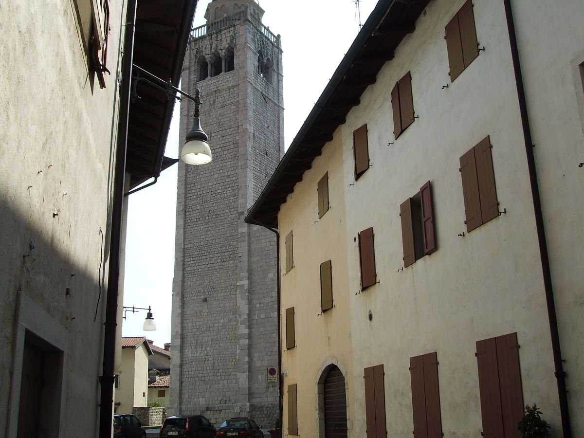 Venzone-DuomoCampanile | Venzone in Italy