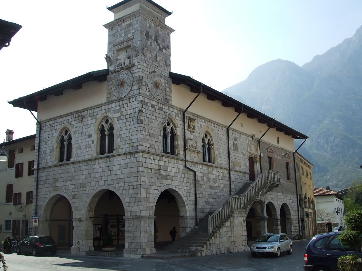Sebi1, Venzone - Il palazzo del Municipio | Venzone in Italy