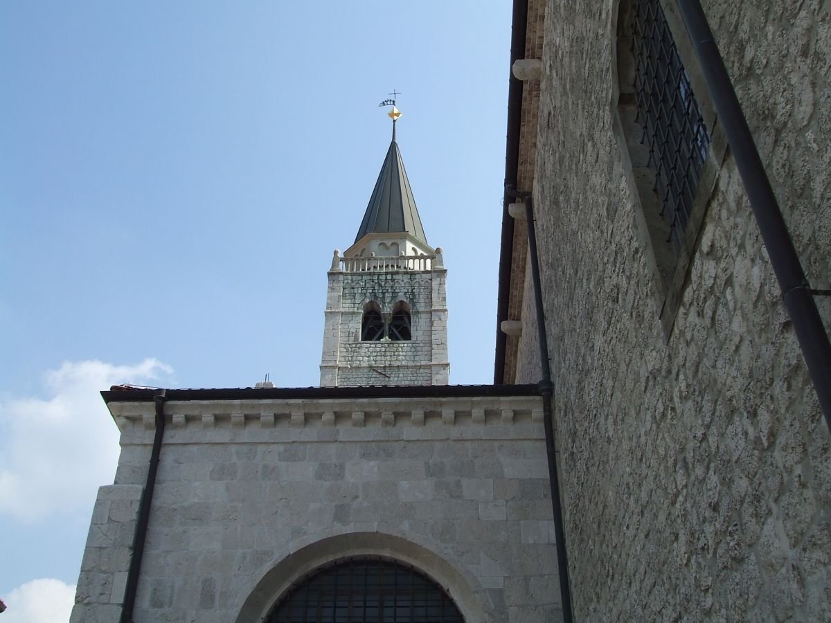 Sebi1, Venzone - Duomo, particolare del campanile | Venzone in Italy