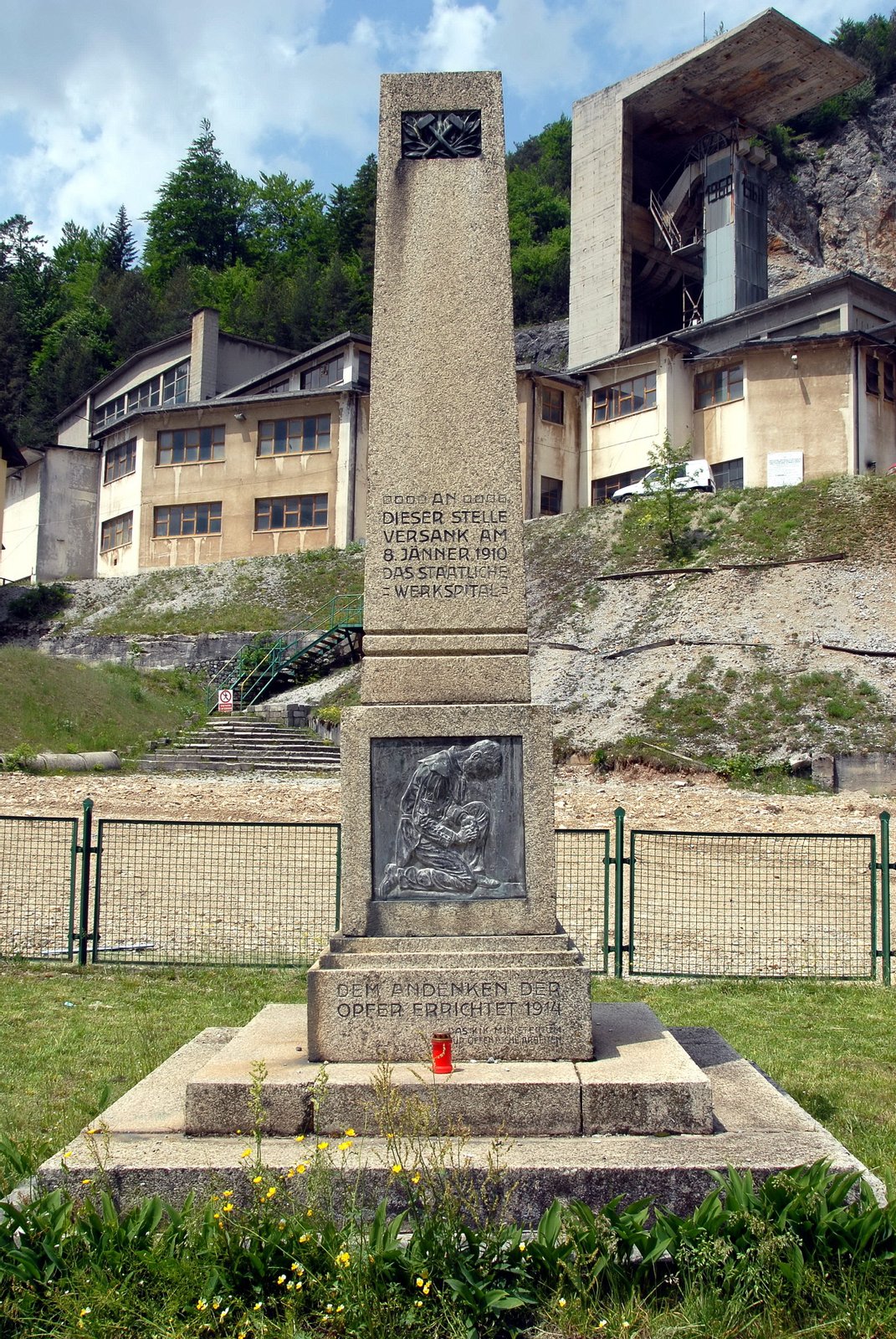 Memorial obelisk for the victims of the hospital catastrophe in 1910 at the locality Cave del Predil (Raibl) in the community Tarvisio, province of Udine, region Friuli-Venezia Giulia, Italy | Cave del Predil in Italy
