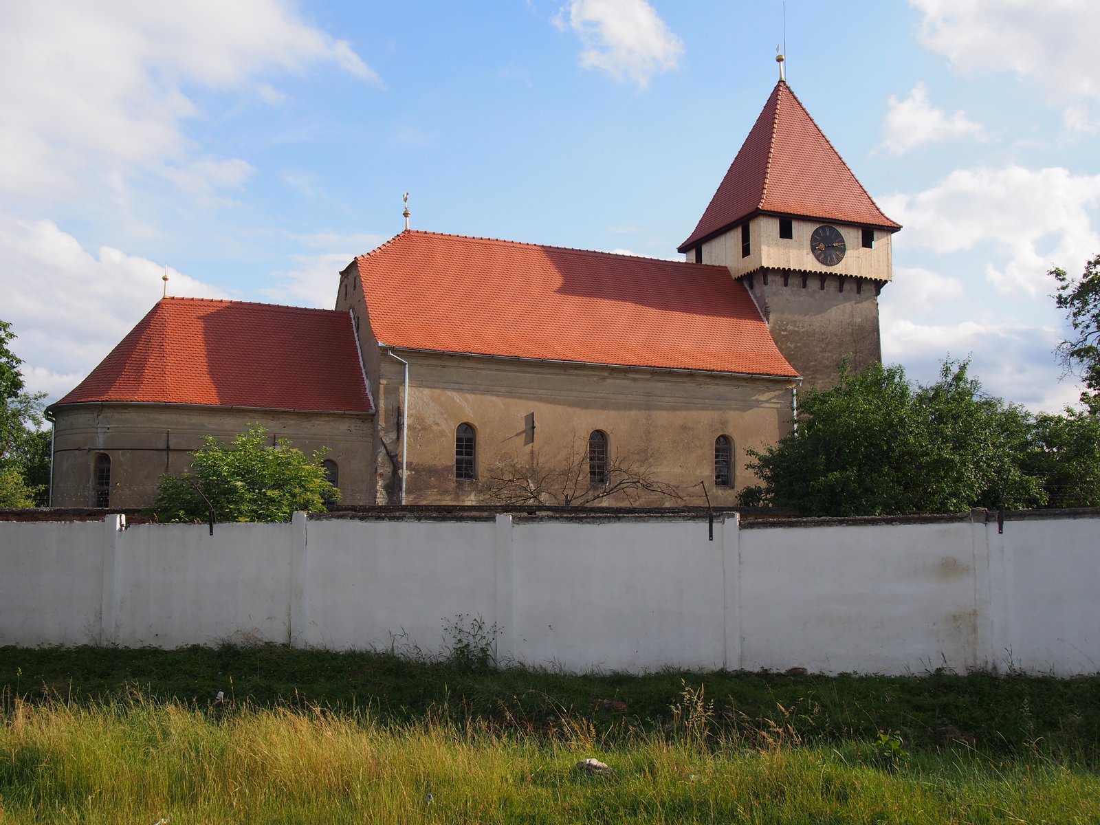 Die Kirche wurde 1633 gebaut und 2015 renoviert. | Bradu in Romania