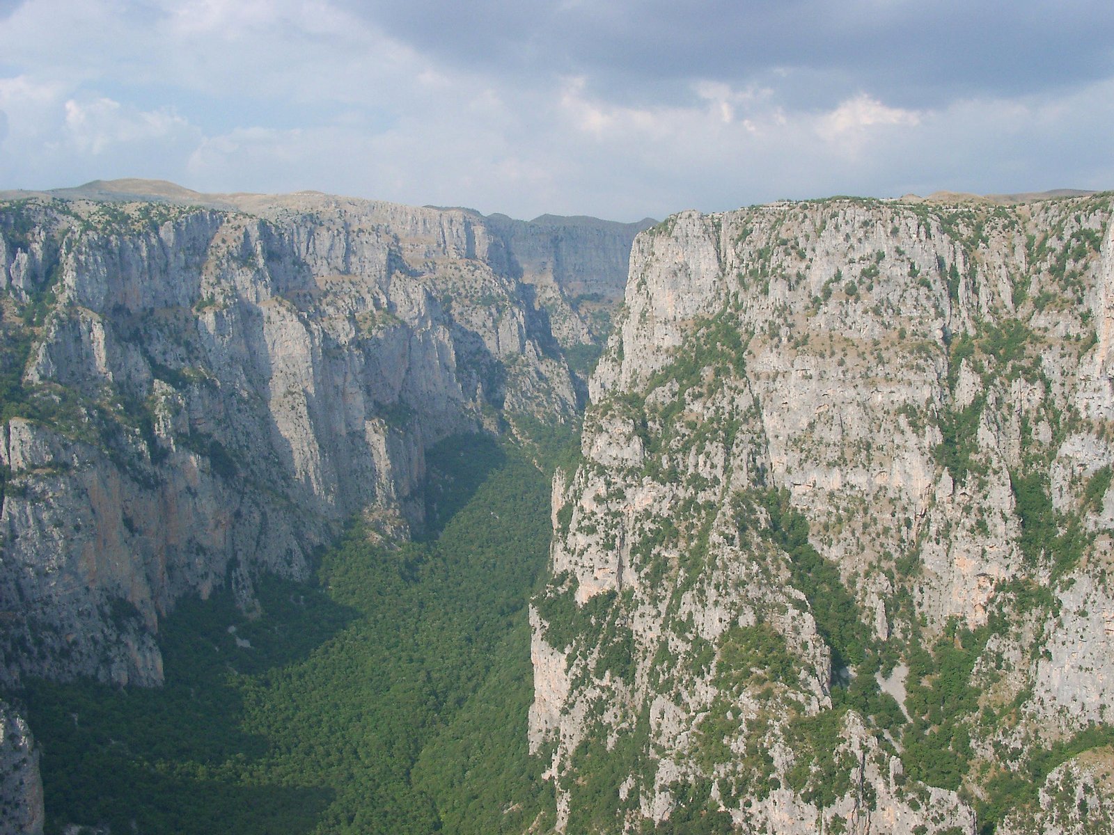 Vikos Gorge, as seen from the Vikos balcony near Monodendri, Epirus, Greece | Βίτσα in Greece