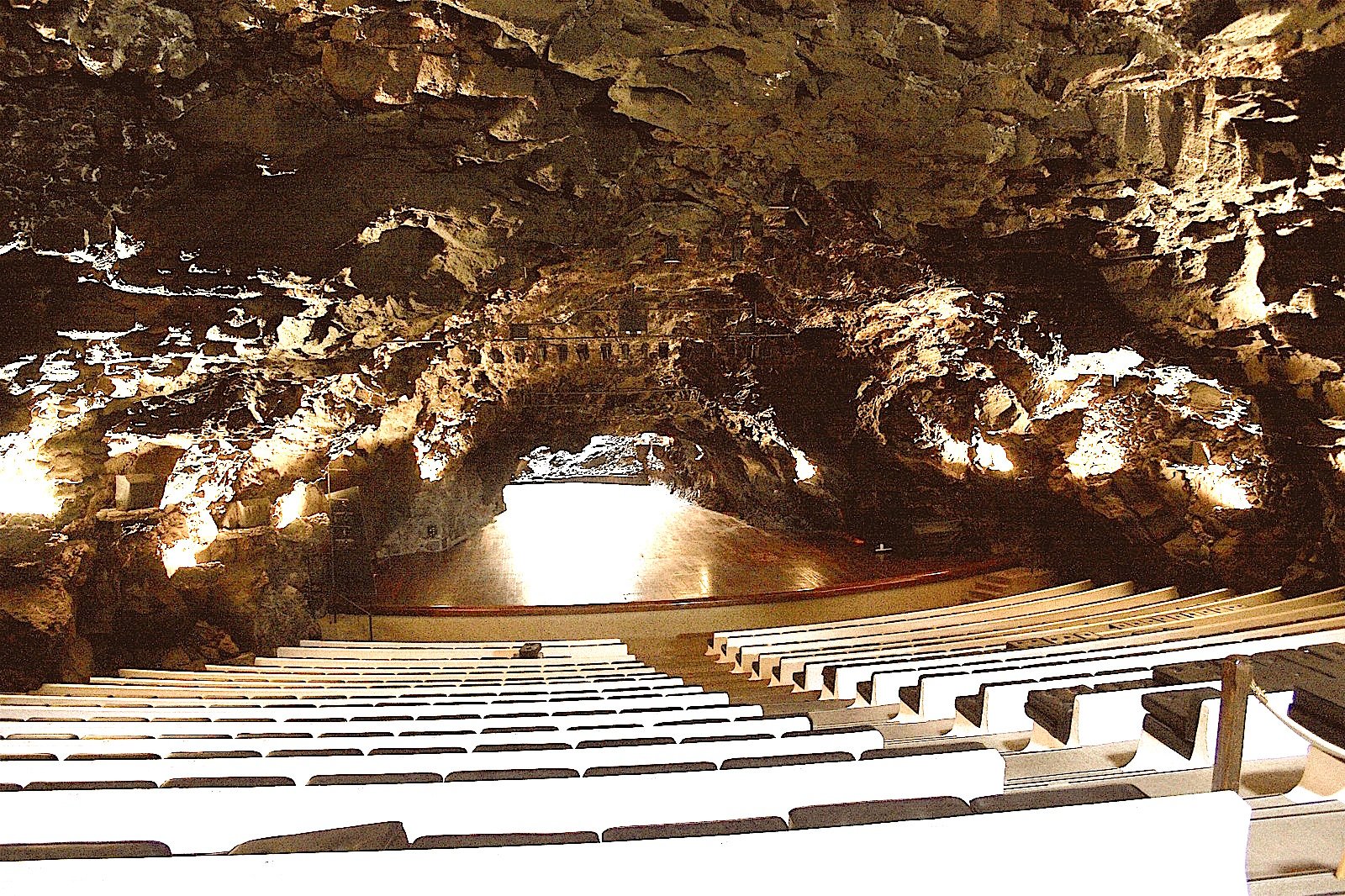 Concert hall at Jameos Del Agua on Lanzarote | Cueva de los Verdes in Spain