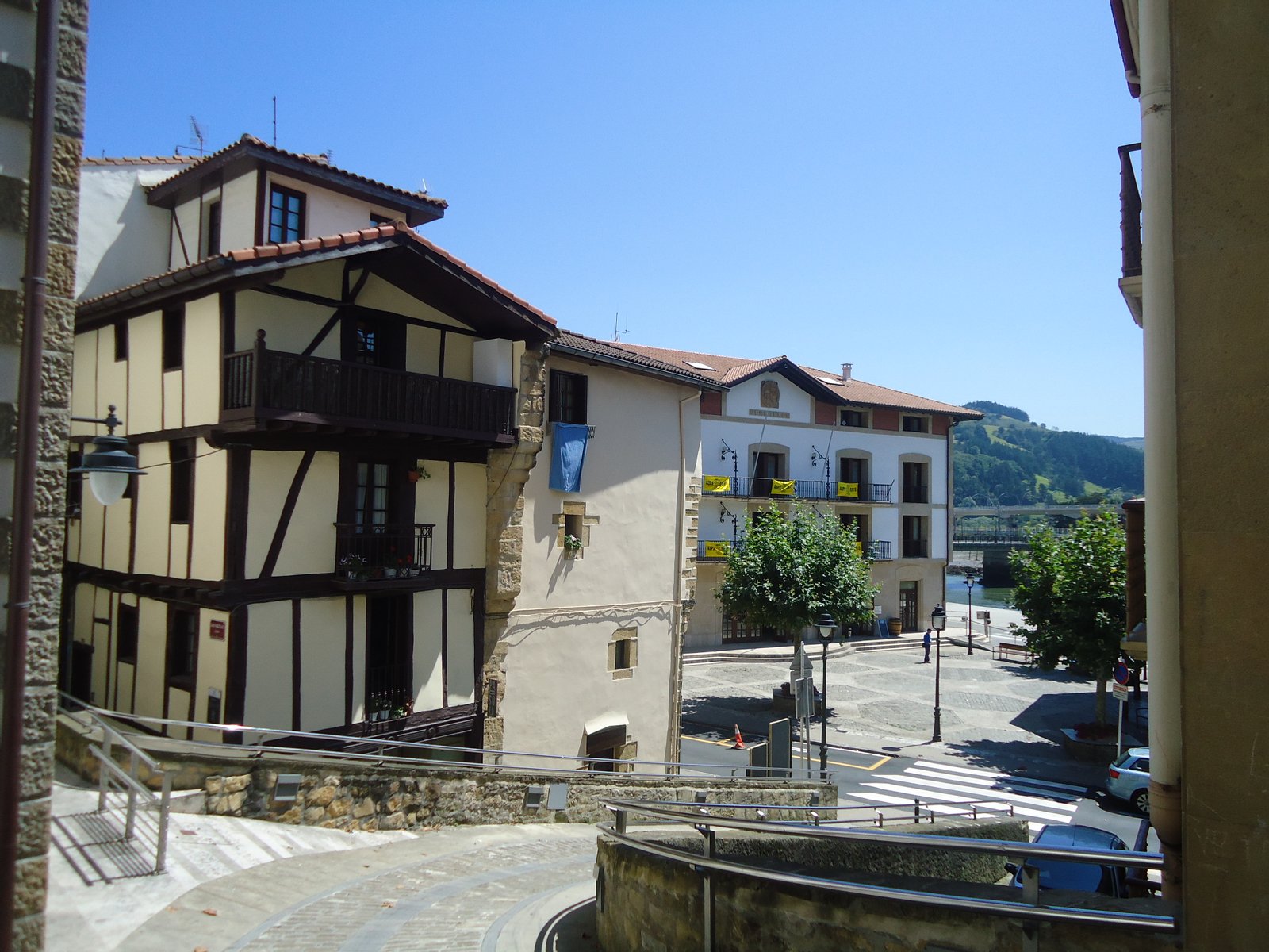Orioko udaletxea eta etxe bat (Gipuzkoa) | Orio in Spain
