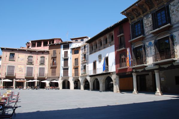 Plaza del ayuntamiento de Graus | Graus in Spain