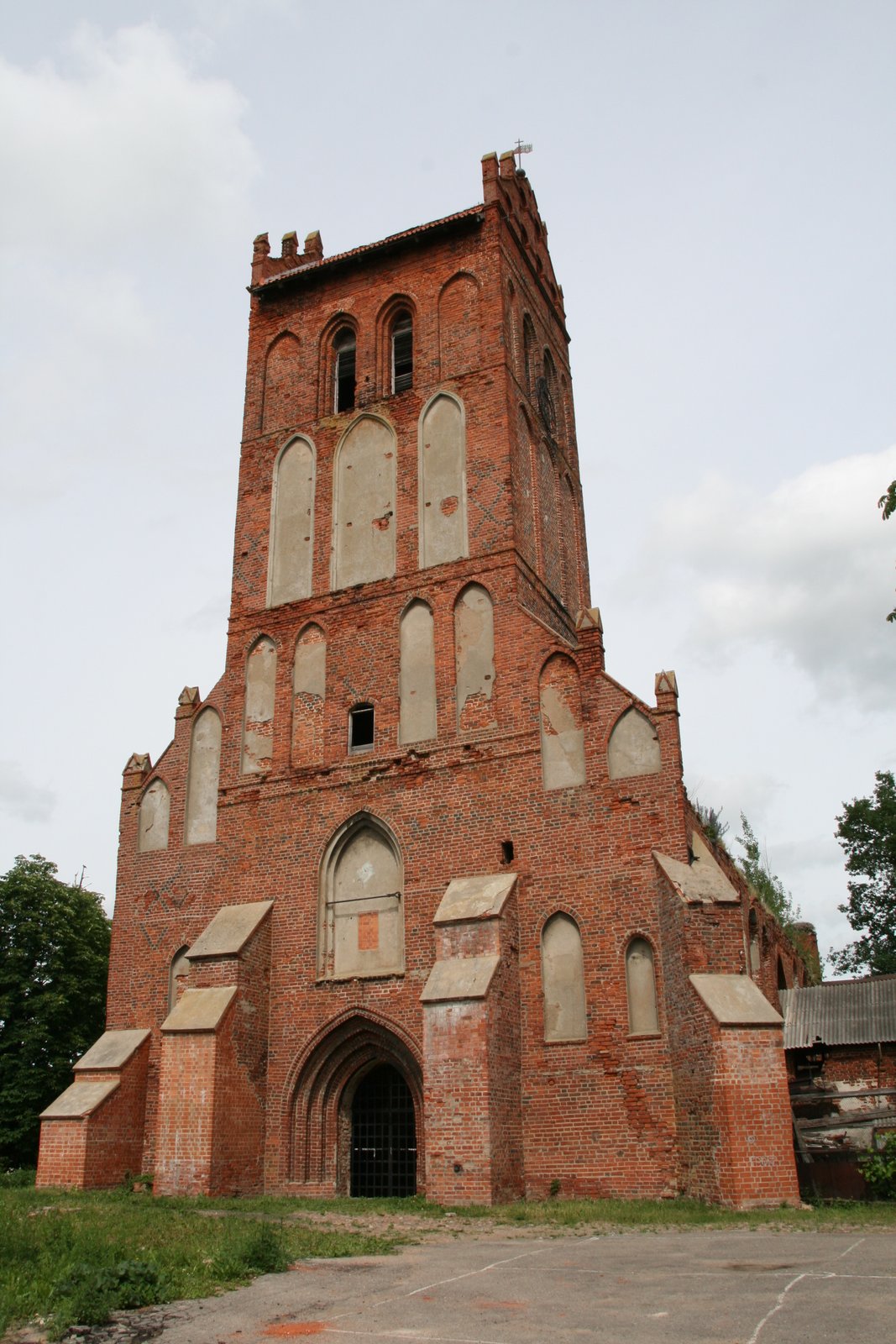 Ruine der Kirche Gerdauen | Zheleznodorozhny in Russia