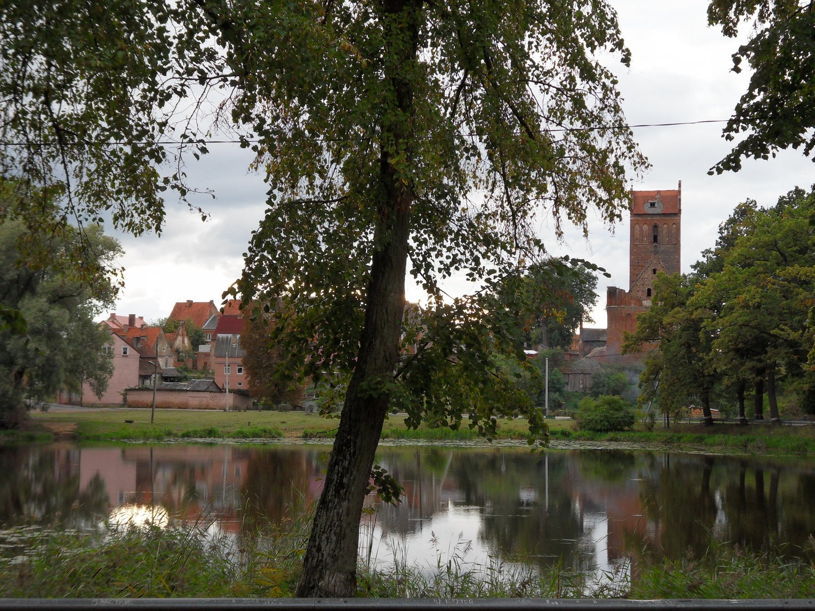Blick auf die Altstadt des früheren Gerdauen über den Banktinsee | Zheleznodorozhny in Russia