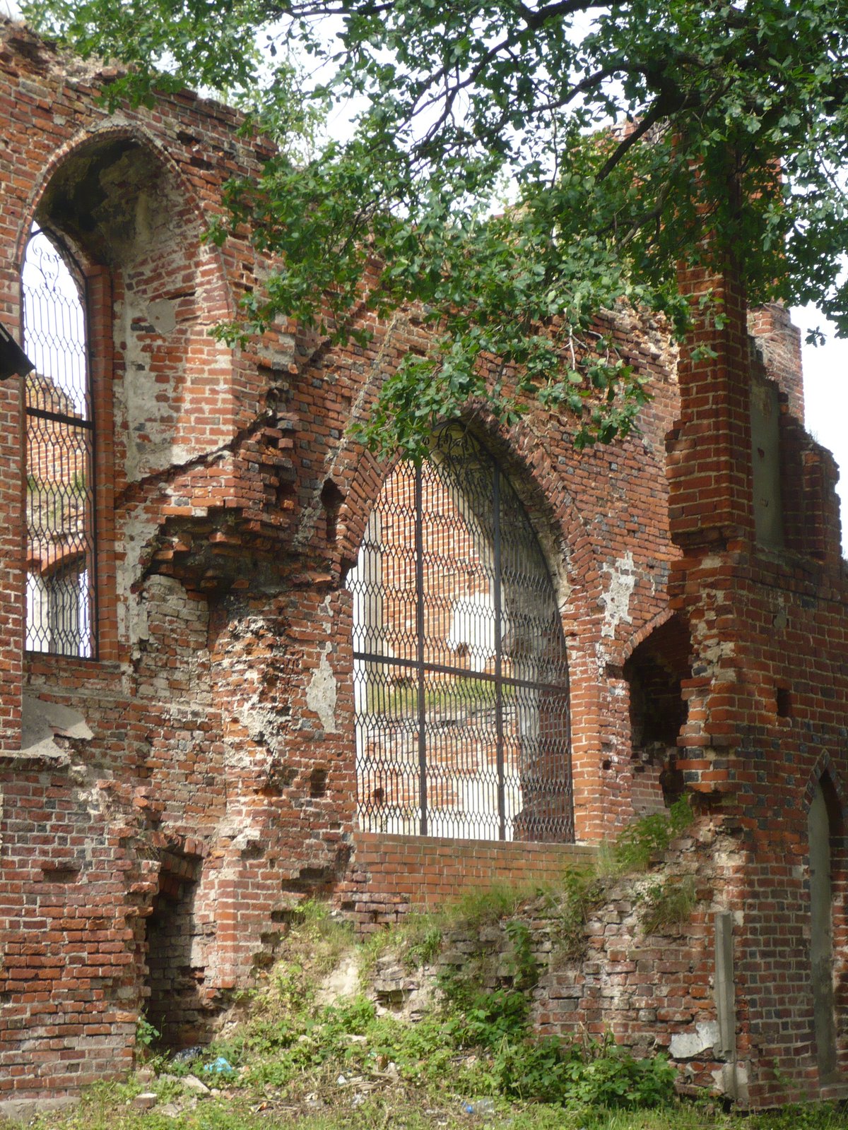Ruine des Kirchenschiffs in Gerdauen / Schelesnodoroschny | Zheleznodorozhny in Russia