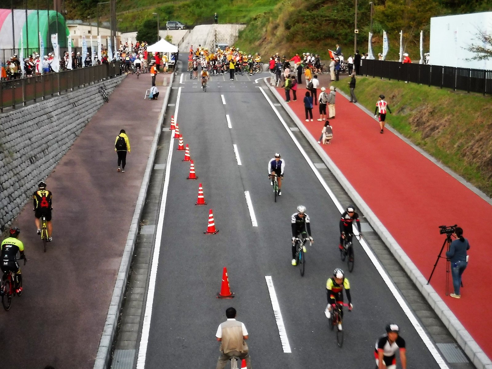 2017年、山口県柳井市で開催された、サザンセトロングライド。スタート地点 | Yanai in Japan