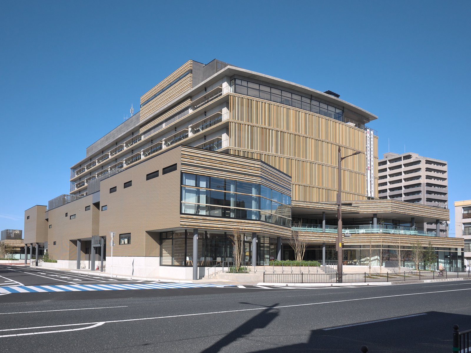 鳥取市幸町にある鳥取市役所新本庁舎 | Tottori in Japan