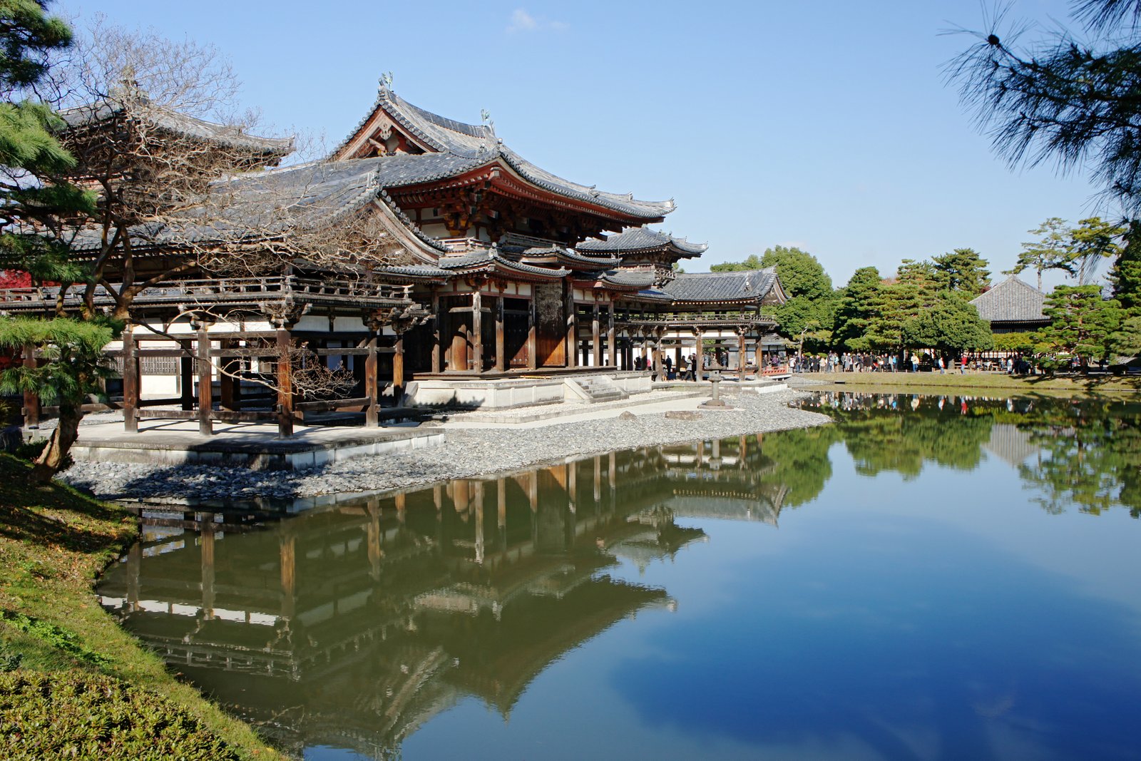 Byōdō-in's Phoenix Hall is a Japan's National Treasure in Uji, Kyoto prefecture, Japan.  It was built in 1153. Byōdō-in was registered as part of the UNESCO World Heritage Site "Historic monuments of ancient Kyoto". | Uji in Japan