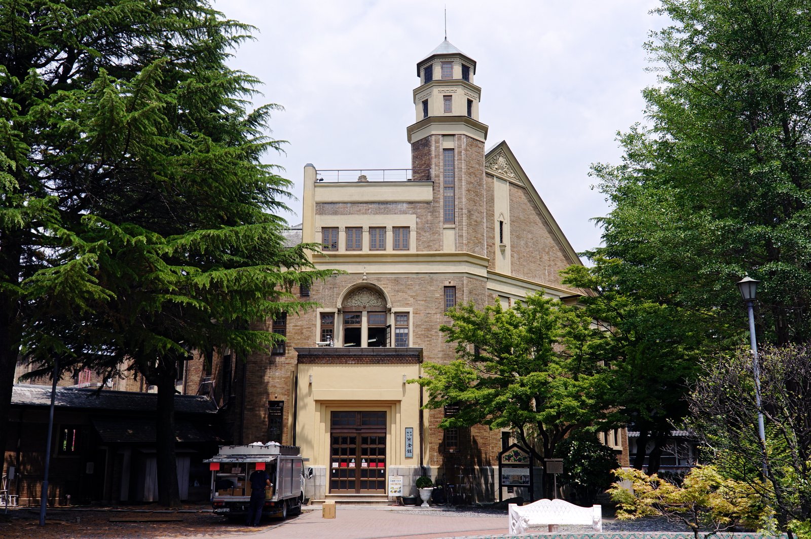 片倉館。 所在地は長野県諏訪市。 | Suwa in Japan